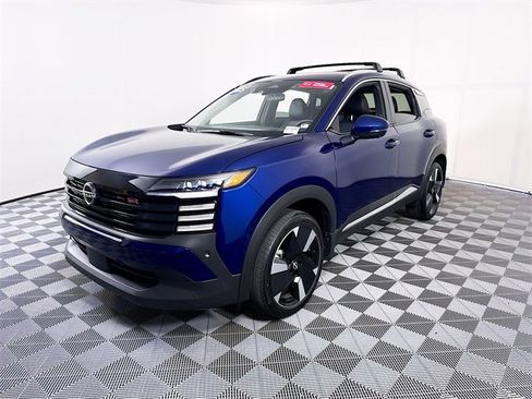 Certified 2025 Nissan Kicks SR image 3