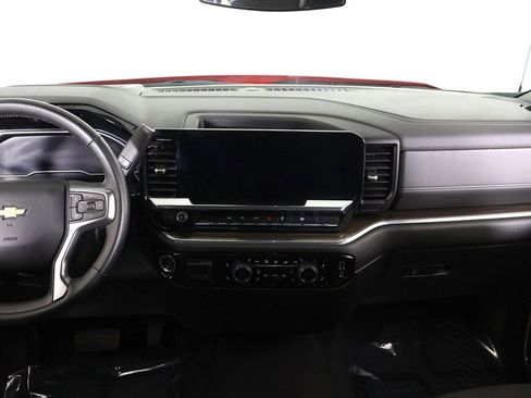 Used 2025 Chevrolet Silverado 1500 LT AWD/4WD image 34