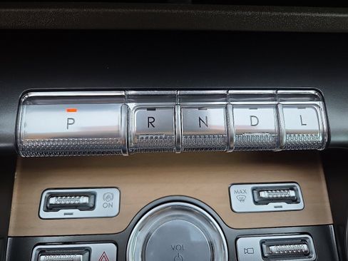 Certified 2025 Lincoln Nautilus Reserve AWD/4WD image 20