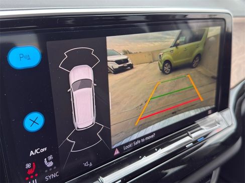 New 2026 Volkswagen Atlas SE image 15