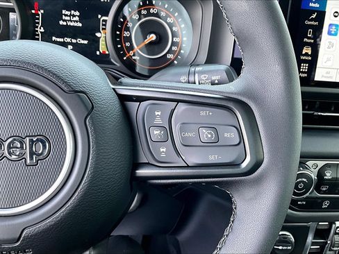 New 2025 Jeep Gladiator Mojave w/ Safety Group AWD/4WD image 19
