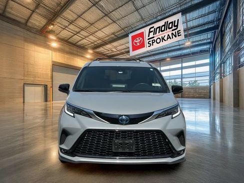 Used 2024 Toyota Sienna XSE w/ XSE Premium Package AWD/4WD image 2