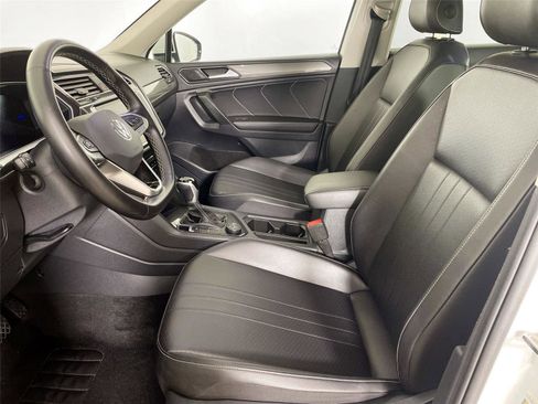 Used 2024 Volkswagen Tiguan SE AWD/4WD image 5