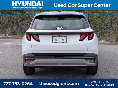 Used 2025 Hyundai Tucson SE image 4