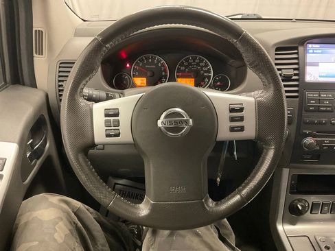 Used 2011 Nissan Pathfinder SV AWD/4WD image 22