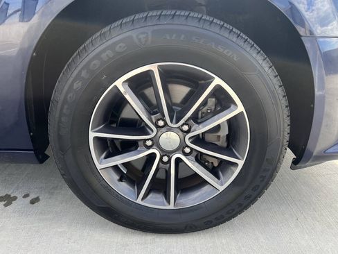 Used 2017 Dodge Grand Caravan SXT FWD image 32