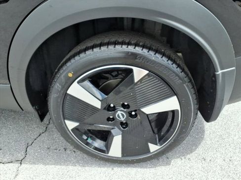 New 2026 Nissan Kicks SR w/ Cold Weather Package FWD image 4
