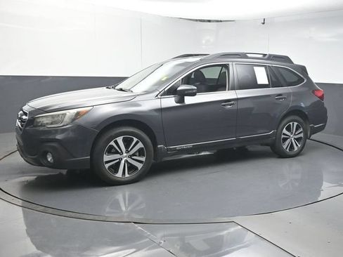 Used 2018 Subaru Outback 3.6R Limited AWD/4WD image 4