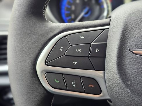 New 2026 Chrysler Pacifica Select image 18