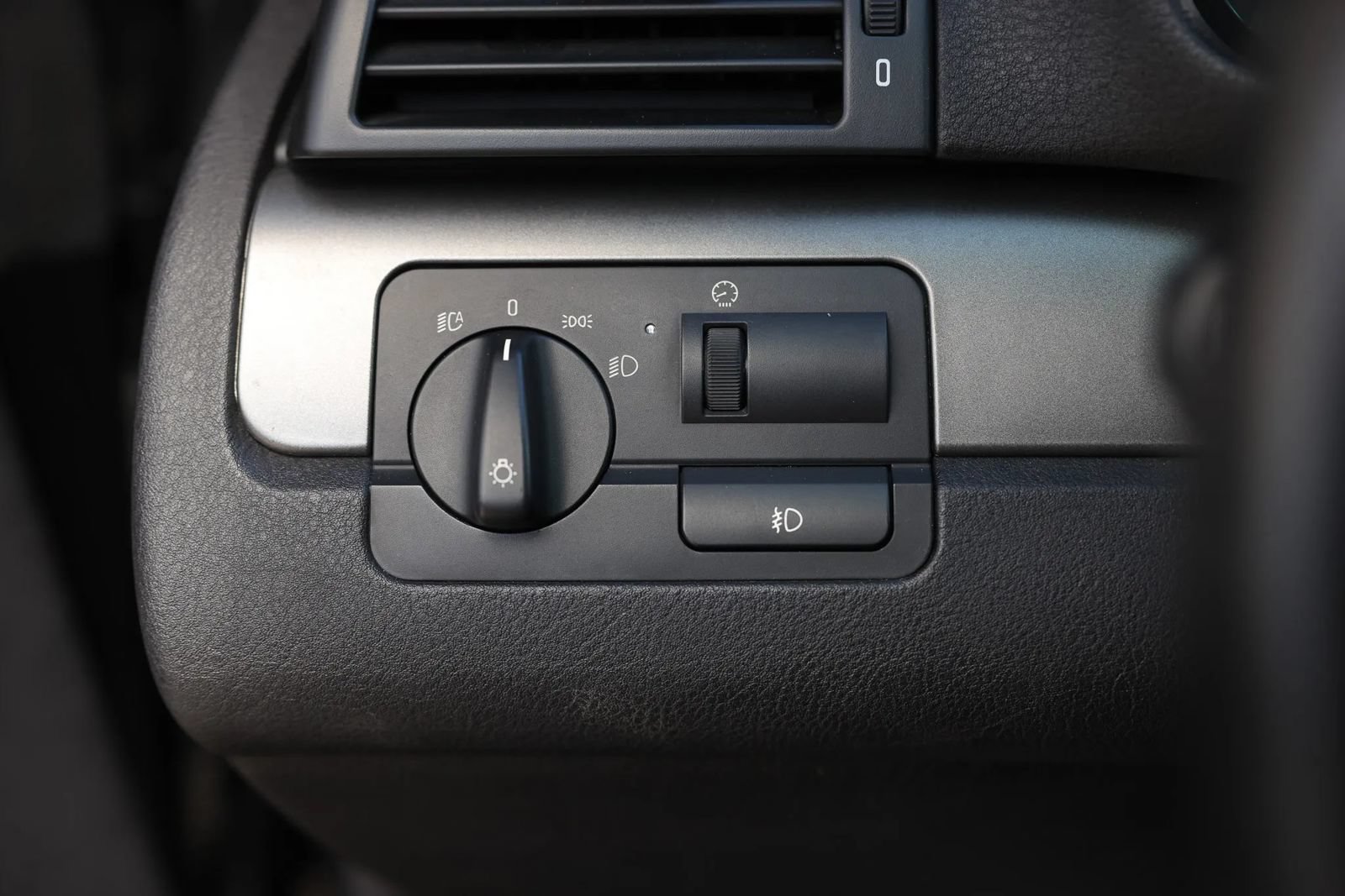 Used 2002 BMW M3 Coupe RWD image 46