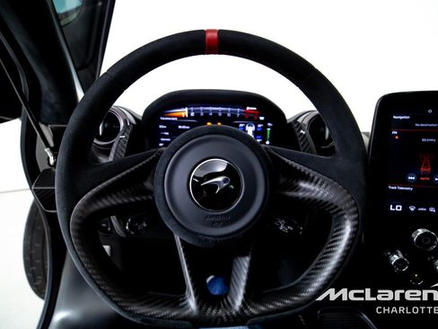 Used 2019 McLaren Senna RWD image 15