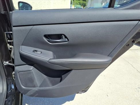 Used 2024 Nissan Sentra SV FWD image 11
