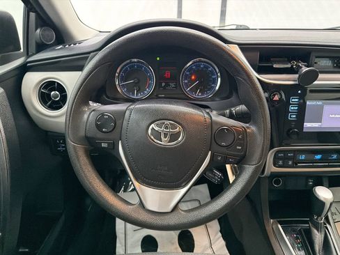 Used 2018 Toyota Corolla LE FWD image 21