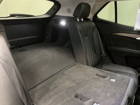 Used 2023 Buick Envision Avenir AWD/4WD image 34