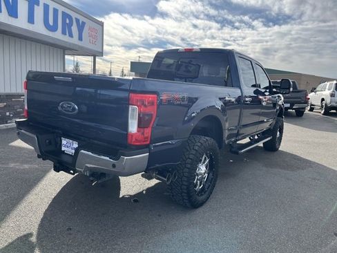 Used 2017 Ford F250 Lariat w/ Chrome Package image 18