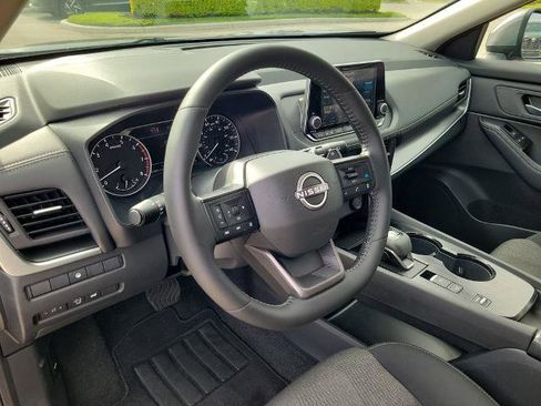 Certified 2026 Nissan Rogue SV FWD image 20