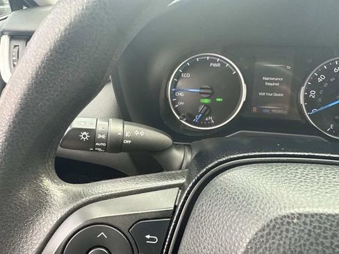 Used 2021 Toyota RAV4 XLE AWD/4WD image 35