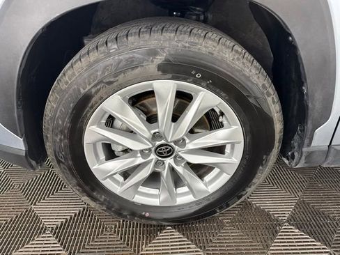 Used 2023 Toyota Corolla Cross LE w/ Moonroof Package AWD/4WD image 32