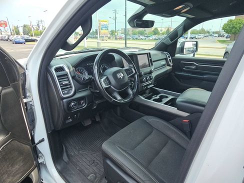 Used 2020 RAM 1500 4x4 Crew Cab image 23