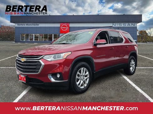 Used 2018 Chevrolet Traverse LT image 1