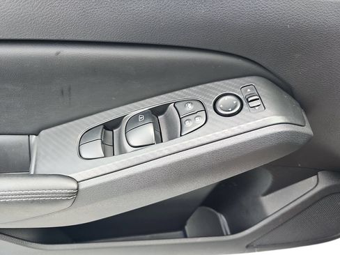 Used 2025 Nissan Altima 2.5 SV w/ SV Premium Package FWD image 26