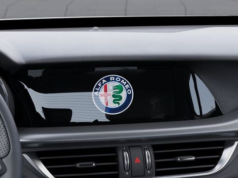 New 2025 Alfa Romeo Stelvio Sprint AWD/4WD image 26