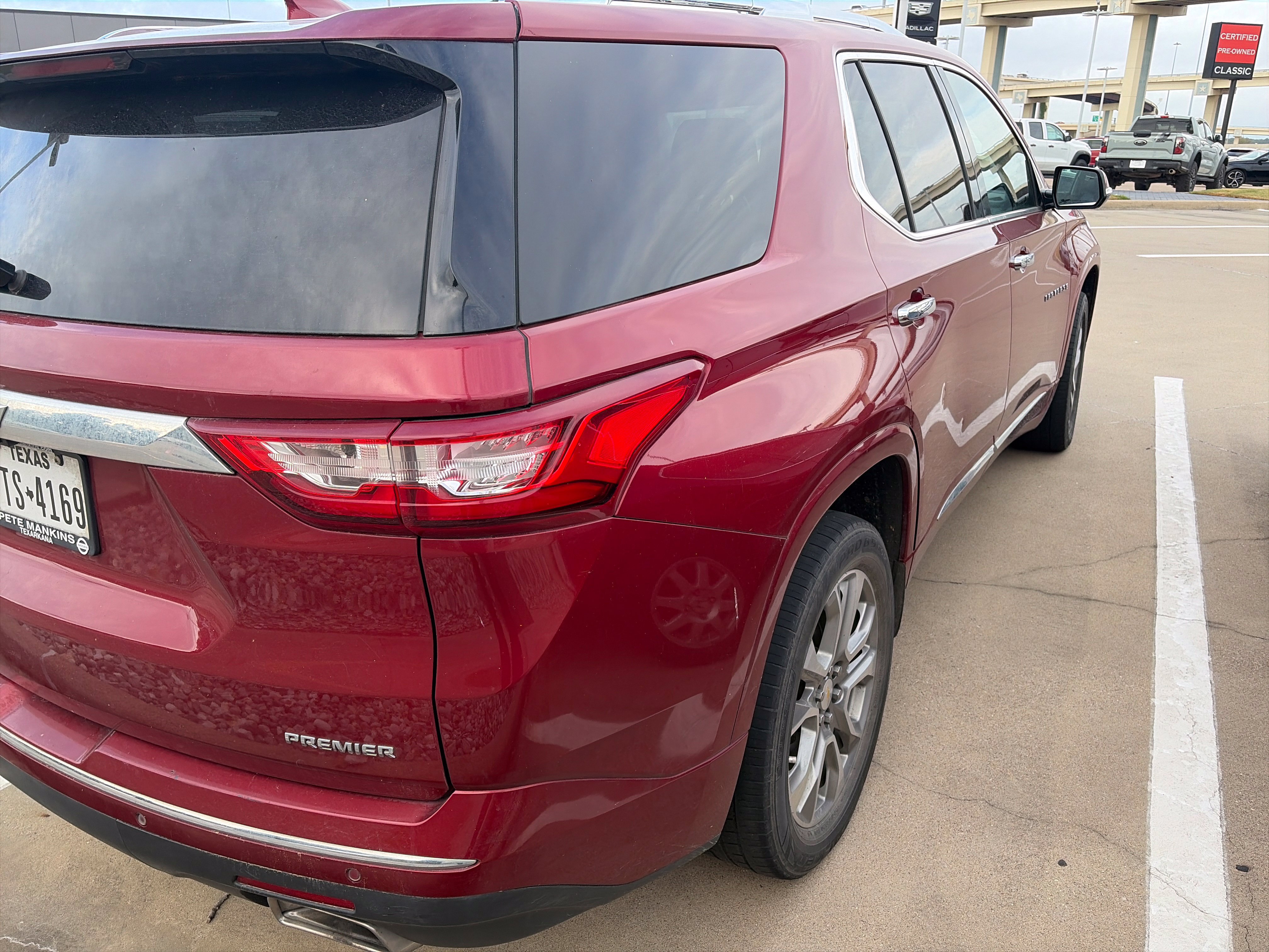Used 2020 Chevrolet Traverse Premier FWD image 7