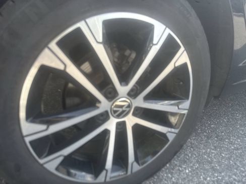 Used 2025 Volkswagen Jetta Sport FWD image 2