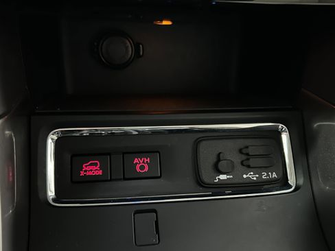 Used 2020 Subaru Ascent Limited w/ Technology Package image 12