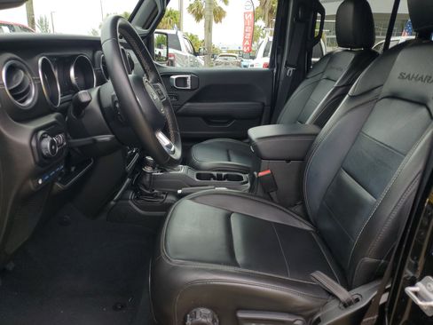 Certified 2022 Jeep Wrangler Unlimited Sahara AWD/4WD image 17