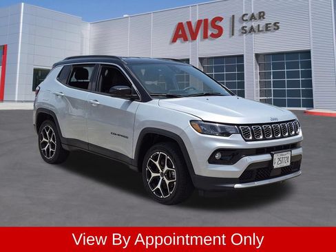 Used 2025 Jeep Compass Limited AWD/4WD image 3