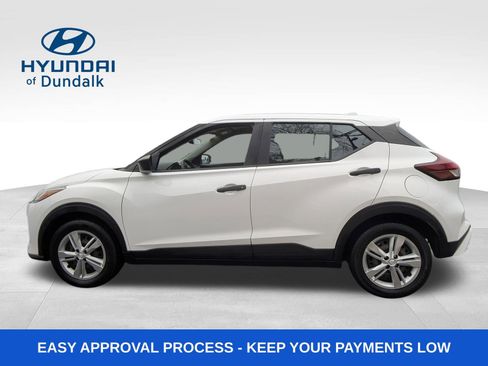 Used 2022 Nissan Kicks S image 2