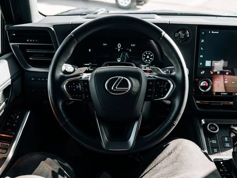 Used 2024 Lexus GX 550 w/ Cold Area Package AWD/4WD image 24