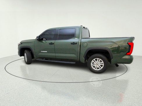 Used 2022 Toyota Tundra SR5 w/ SR5 Convenience Package AWD/4WD image 13