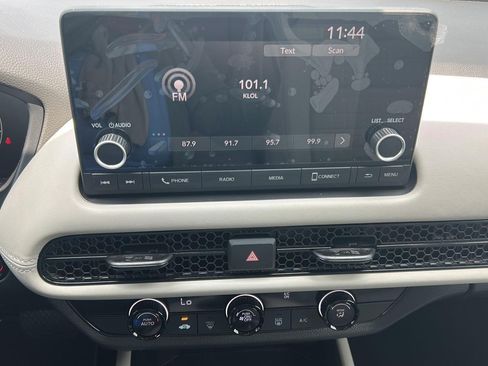 Used 2025 Honda HR-V LX image 13