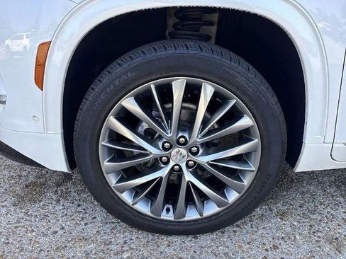 Certified 2025 Buick Enclave Avenir AWD/4WD image 34