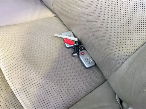 Used 2016 Toyota 4Runner Limited image 14