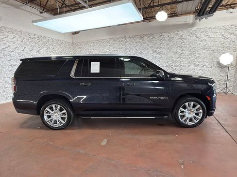 Used 2023 Chevrolet Suburban High Country AWD/4WD image 8