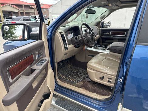 Used 2009 Dodge Ram 1500 Truck Laramie AWD/4WD image 5