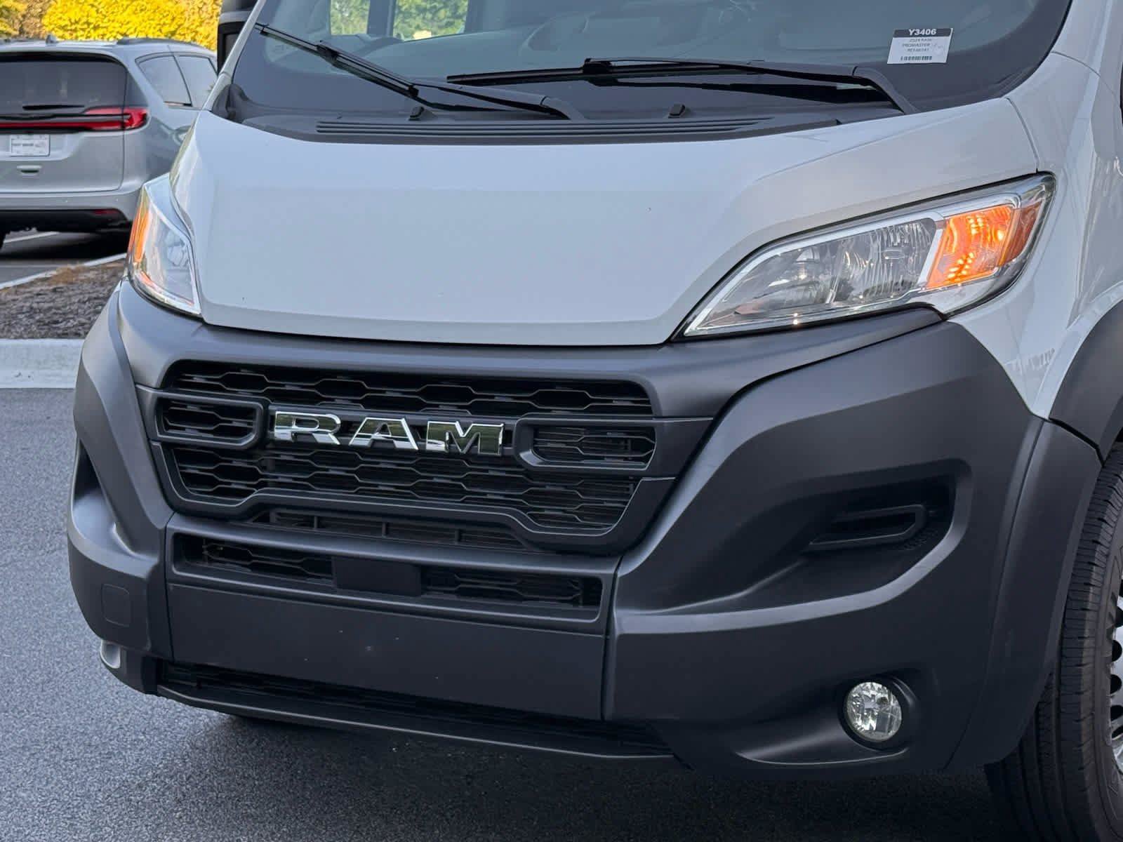 Used 2024 RAM ProMaster 2500 w/ Convenience Group FWD image 9