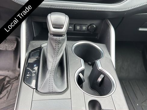 Used 2021 Toyota Highlander XLE FWD image 23