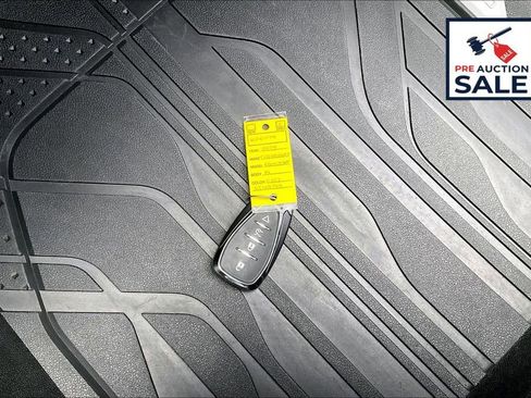 Used 2024 Chevrolet Equinox RS w/ LPO, Floor Liner Package FWD image 34