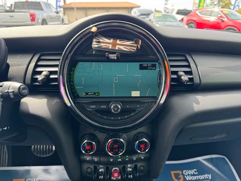 Used 2017 MINI Cooper 4-Door Hardtop FWD image 21