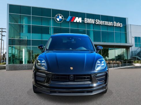 Used 2024 Porsche Macan S AWD/4WD image 2