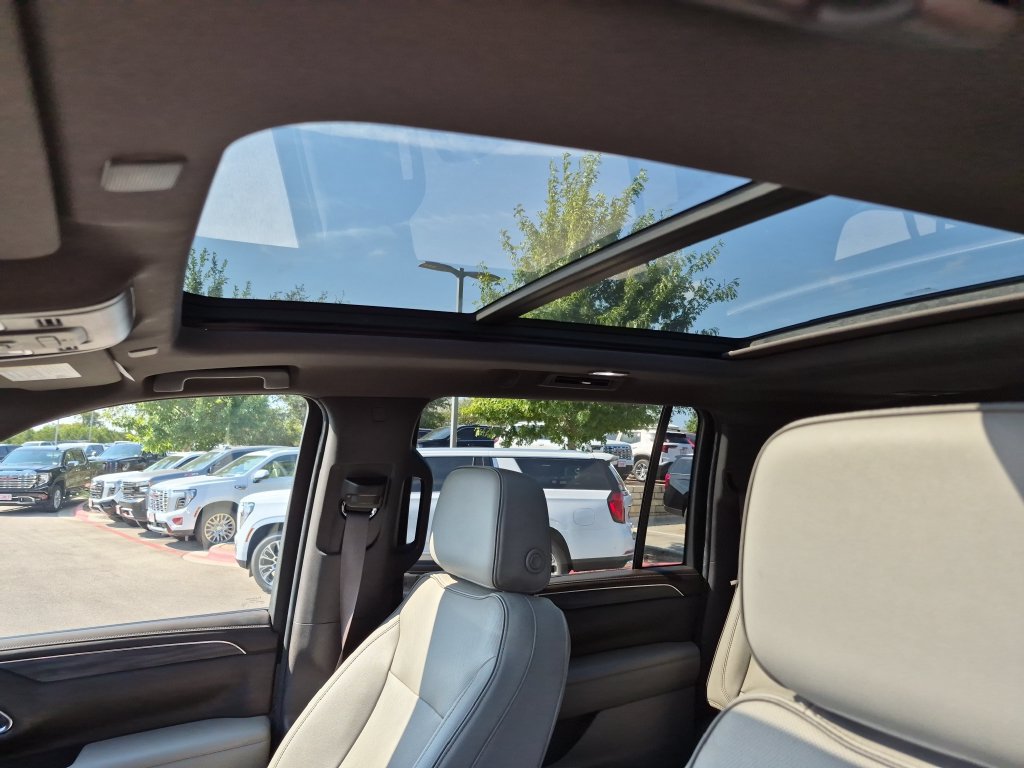 Used 2023 GMC Yukon XL SLT w/ Max Trailering Package AWD/4WD image 27