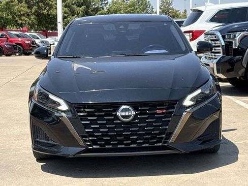 Used 2023 Nissan Altima 2.5 SR FWD image 8