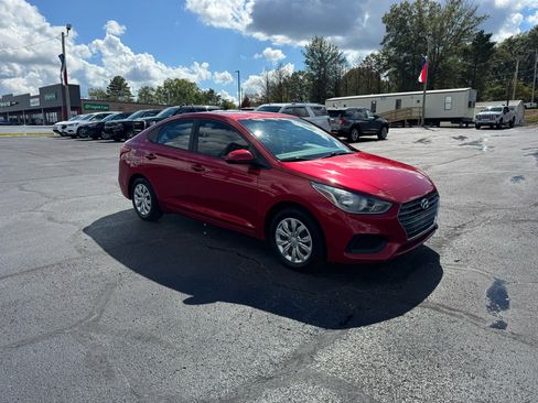 Used 2018 Hyundai Accent SE image 4