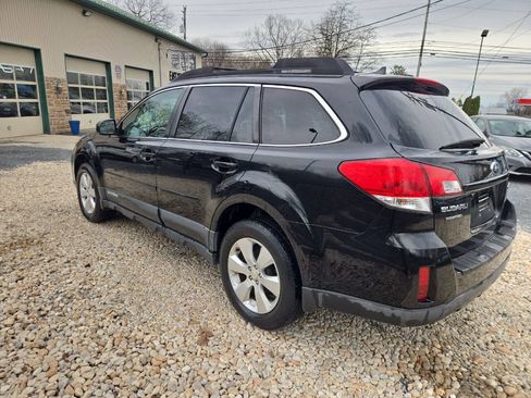 Used 2011 Subaru Outback 2.5i Limited AWD/4WD image 4