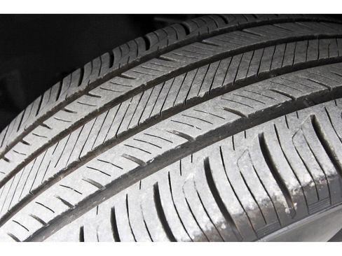 Used 2023 Ford Explorer XLT w/ Equipment Group 202A image 32