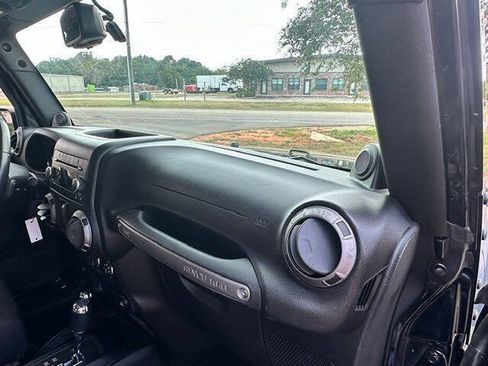 Used 2013 Jeep Wrangler Sport AWD/4WD image 17